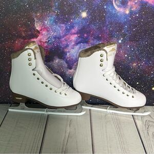 NWT! Lake Placid Whitney Women's Traditional White Figure Ice Skate Size 9